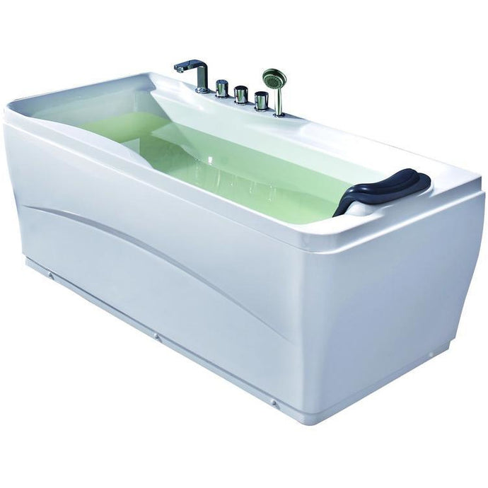 SOAKING TUB WITH FIXTURES